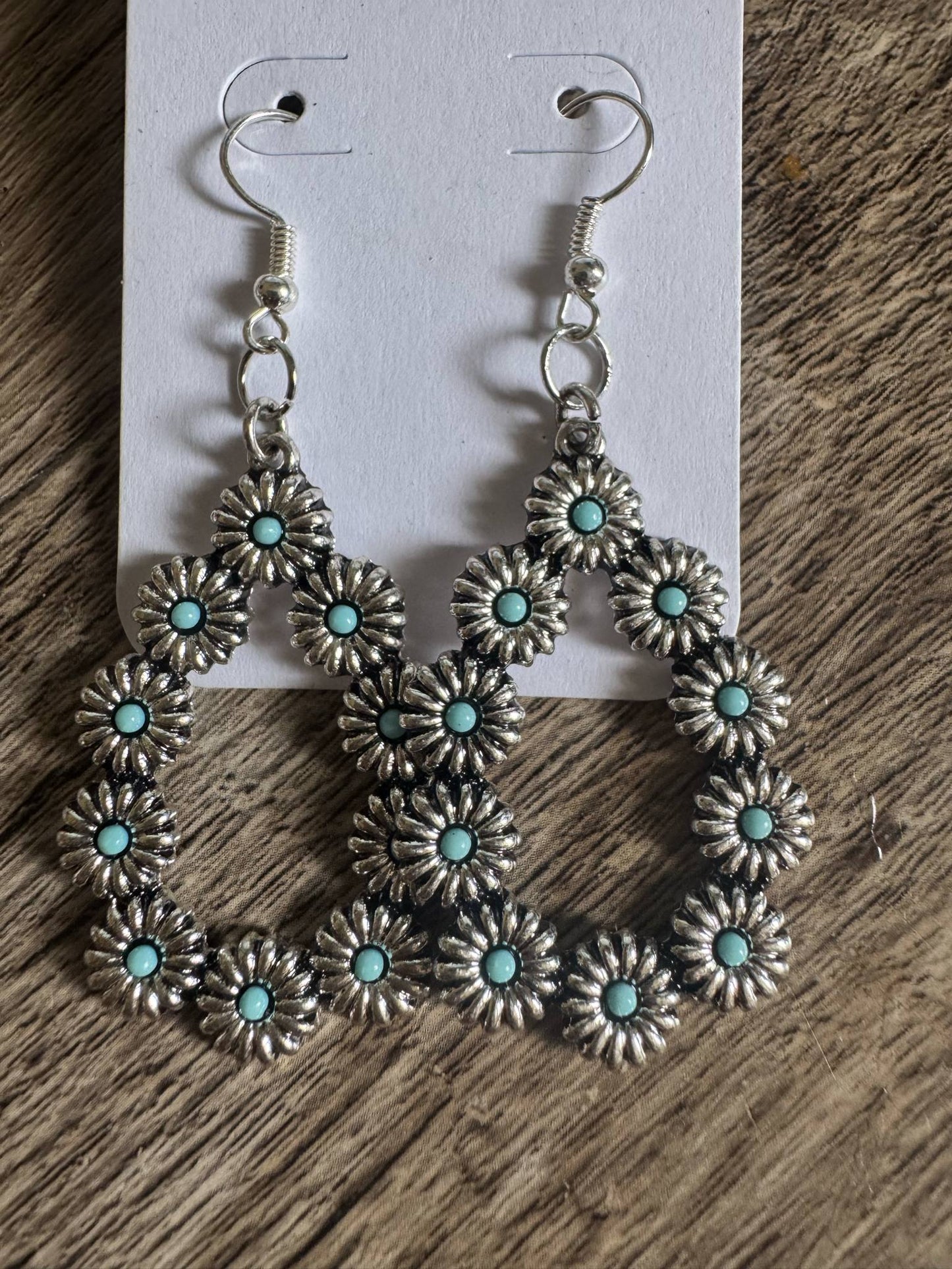 Dangle flower earrings